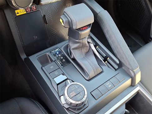 New 2025 Toyota Tacoma TRD Off-Road image 17