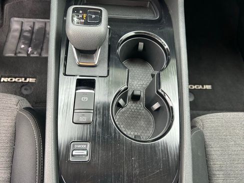Used 2023 Nissan Rogue SV FWD image 29