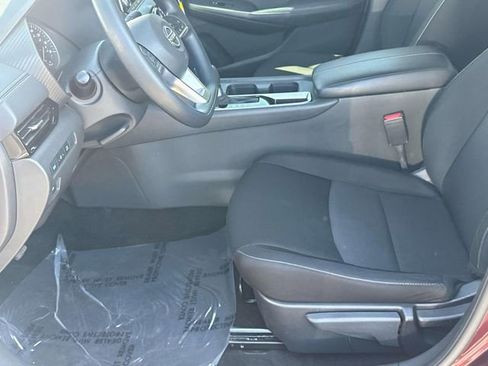 Certified 2025 Nissan Sentra SV image 23