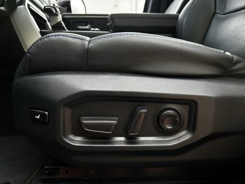 Used 2024 Toyota Tundra Platinum AWD/4WD image 32