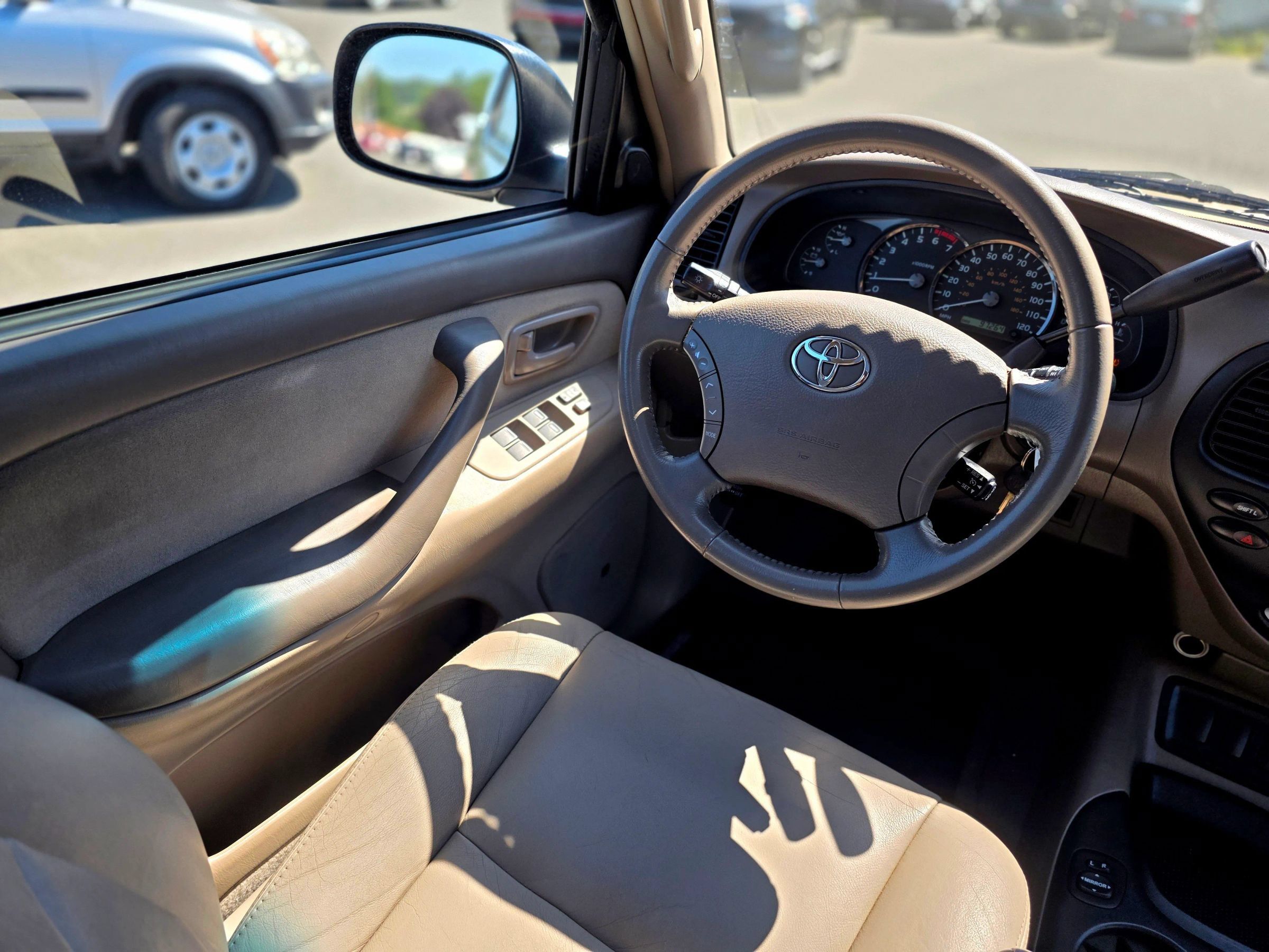 Used 2007 Toyota Sequoia SR5 AWD/4WD image 18
