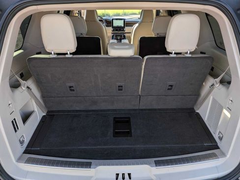 Used 2021 Lincoln Navigator Reserve w/ Luxury Package AWD/4WD image 29