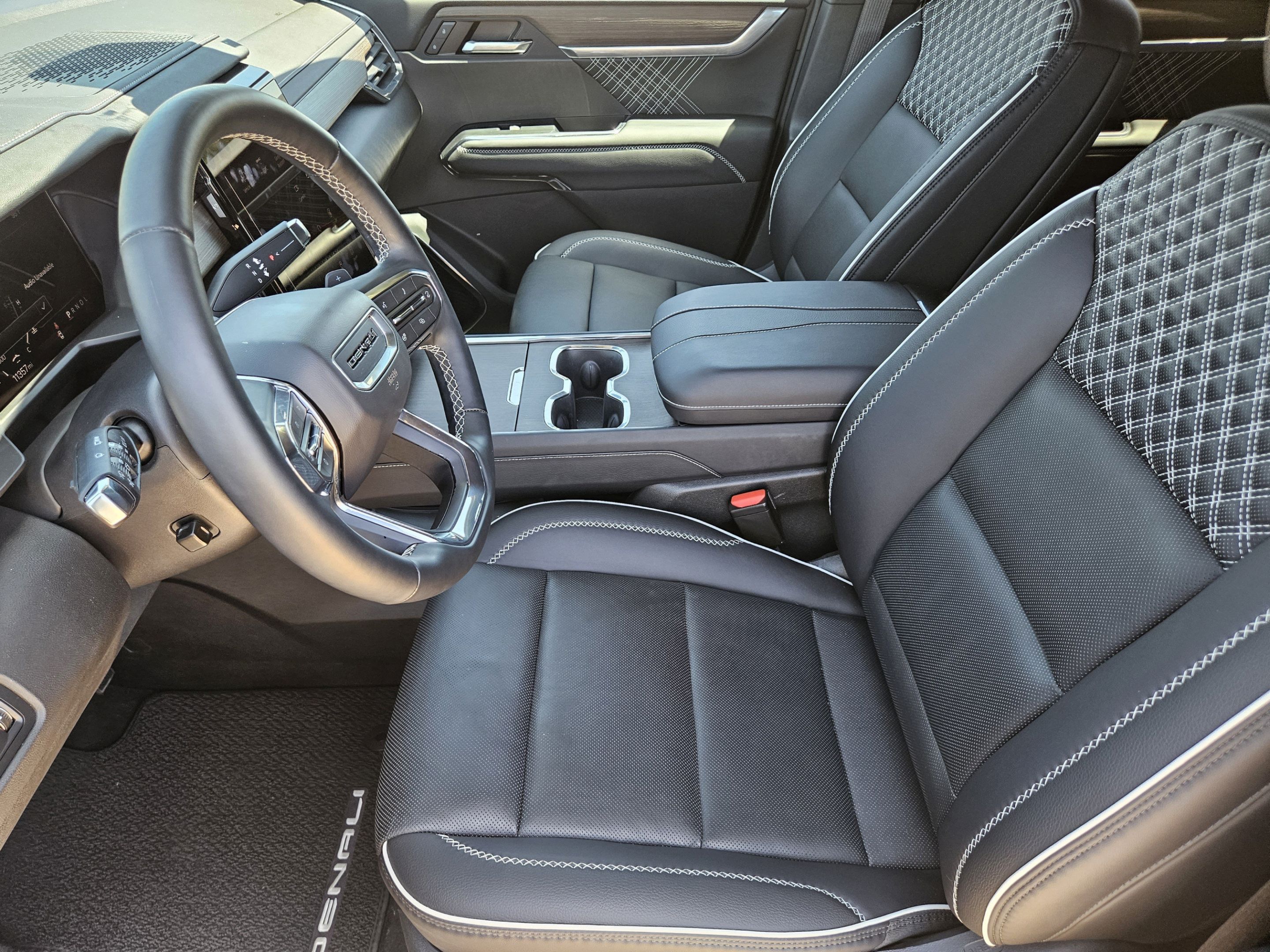 Used 2024 GMC Acadia Denali w/ LPO, Floor Liner Package FWD image 13