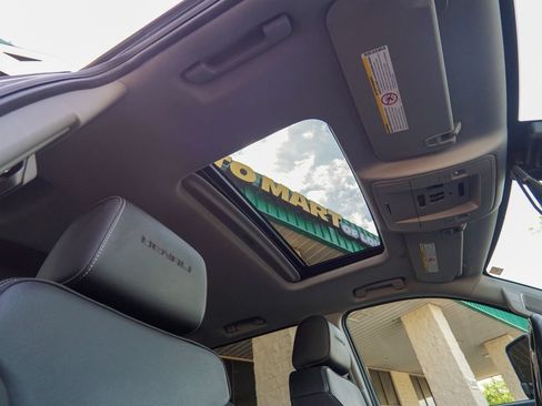 Used 2018 GMC Sierra 3500 Denali w/ Duramax Plus Package AWD/4WD image 31