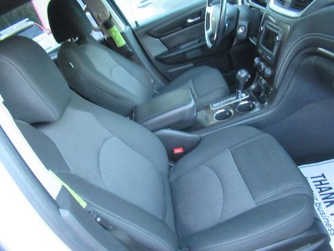 Used 2015 Chevrolet Traverse LT image 25