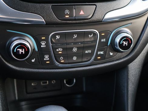 Used 2023 Chevrolet Equinox LT image 28