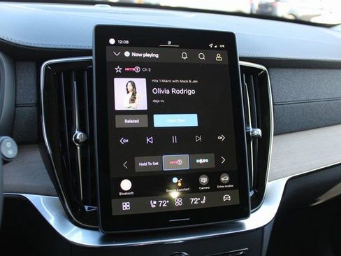 New 2026 Volvo XC90 B6 Plus w/ Protection Package Premier image 16