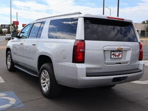 Used 2017 Chevrolet Suburban LT image 5