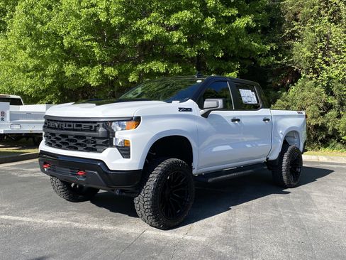 New 2026 Chevrolet Silverado 1500 Custom Trail Boss w/ LPO, Dark Essentials Package AWD/4WD image 5