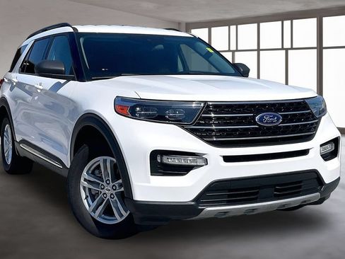 Used 2022 Ford Explorer XLT w/ Equipment Group 202A RWD image 3