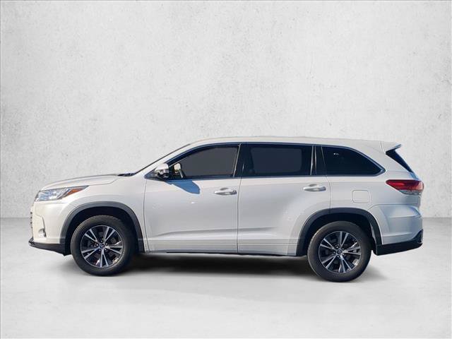 Used 2018 Toyota Highlander LE w/ Carpet Mat Package (TMS) FWD image 9
