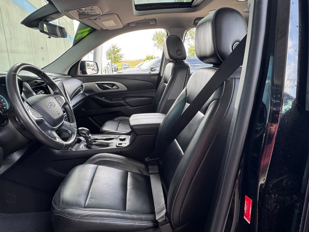 Used 2021 Chevrolet Traverse RS AWD/4WD image 21