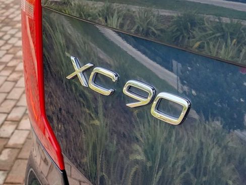 Used 2024 Volvo XC90 T8 Plus w/ Protection Package Premier AWD/4WD image 6