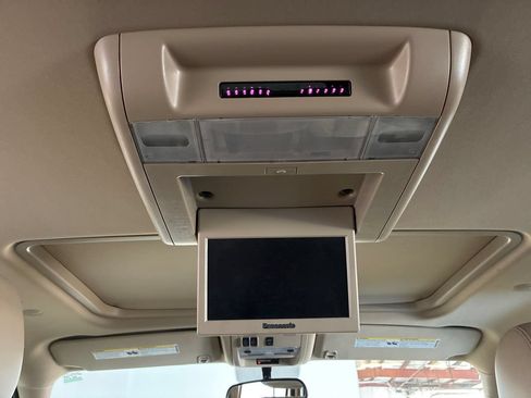 Used 2014 GMC Yukon XL Denali AWD/4WD image 19