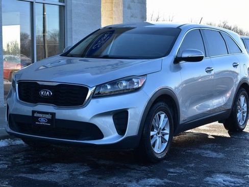 Used 2019 Kia Sorento LX image 9