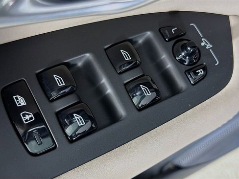 Certified 2026 Volvo XC90 B6 Core image 3