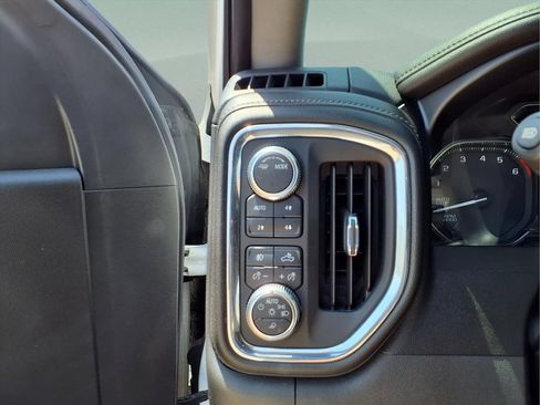 Used 2021 GMC Sierra 1500 SLT AWD/4WD image 17