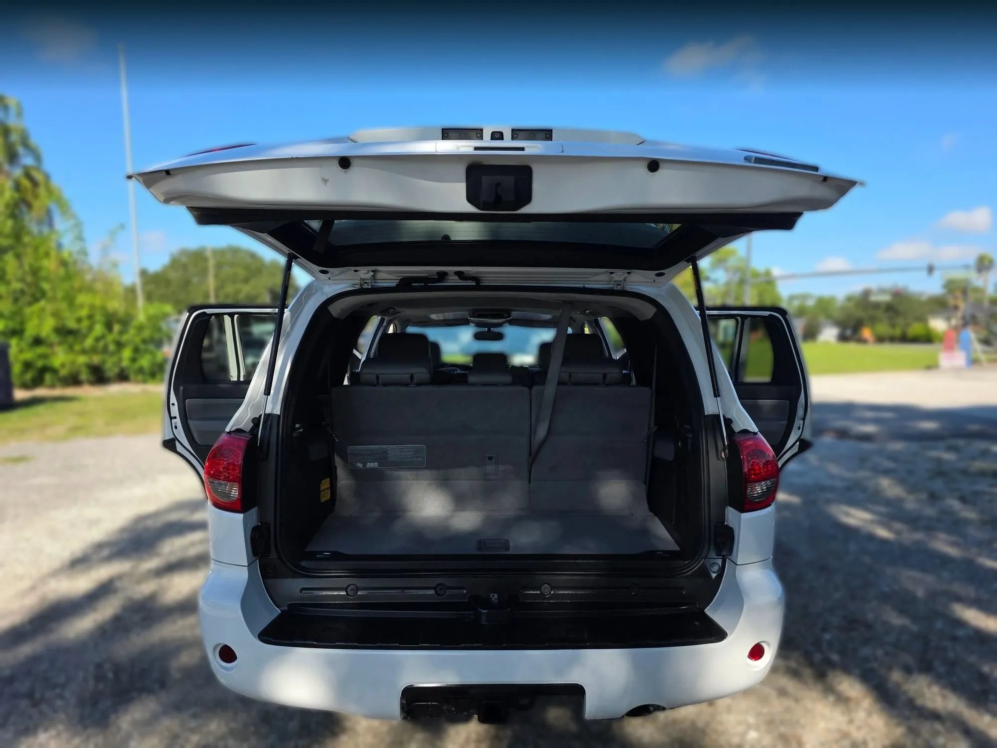 Used 2015 Toyota Sequoia SR5 w/ Premium Package RWD image 33