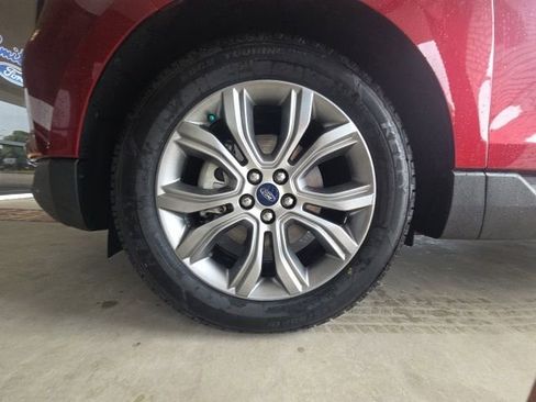 Used 2019 Ford Edge Titanium FWD image 23