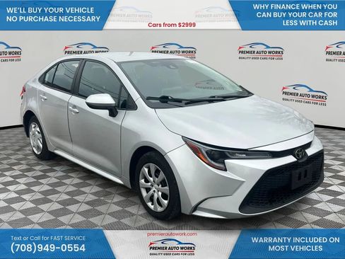Used 2022 Toyota Corolla LE image 3