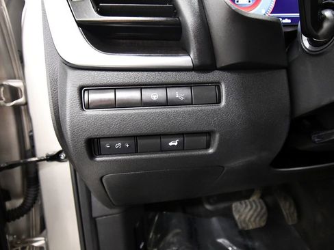 Used 2021 Nissan Rogue Platinum image 21