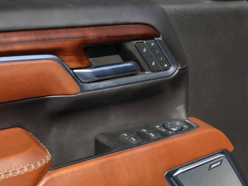 Used 2024 GMC Sierra 2500 Denali Ultimate image 19