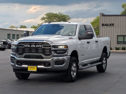 Used 2026 RAM 2500 Big Horn AWD/4WD image 3