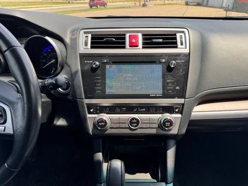 Used 2016 Subaru Outback 2.5i Limited AWD/4WD image 19