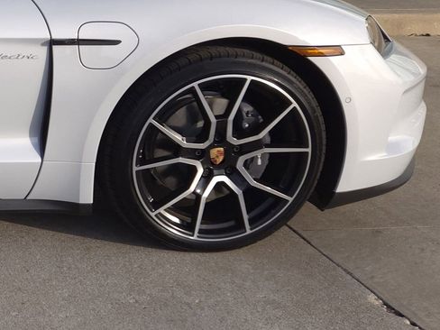 Used 2025 Porsche Taycan RWD image 11