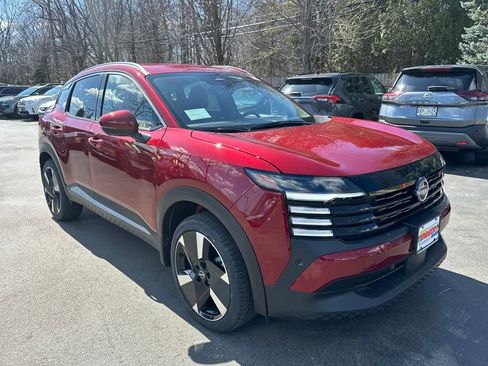 New 2025 Nissan Kicks SR image 7