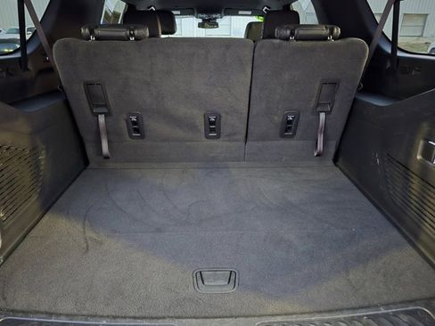 Used 2023 Chevrolet Suburban LT image 41