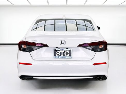 Used 2025 Honda Civic Sport image 5