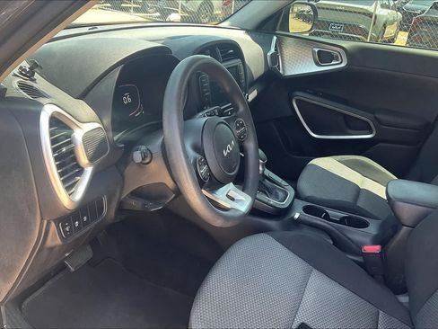 Certified 2023 Kia Soul LX FWD image 2