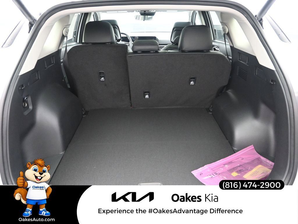 Certified 2026 Kia Sportage EX w/ EX Panorama Roof Package FWD image 33