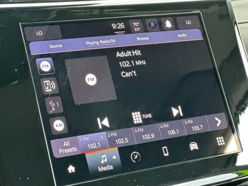 Used 2023 Jeep Grand Cherokee Laredo AWD/4WD image 18