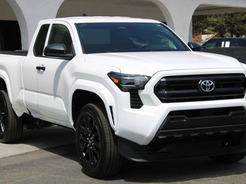 Used 2025 Toyota Tacoma SR RWD image 3