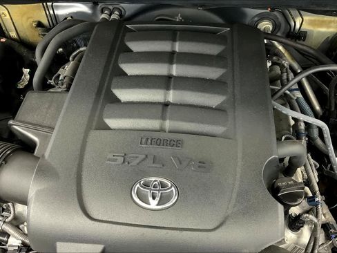 Used 2019 Toyota Tundra SR5 AWD/4WD image 30