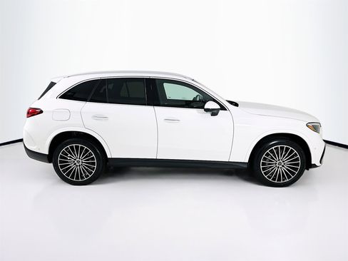 New 2026 Mercedes-Benz GLC 300 image 9