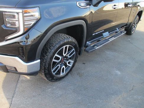 Certified 2022 GMC Sierra 1500 SLT w/ SLT Convenience Package image 12