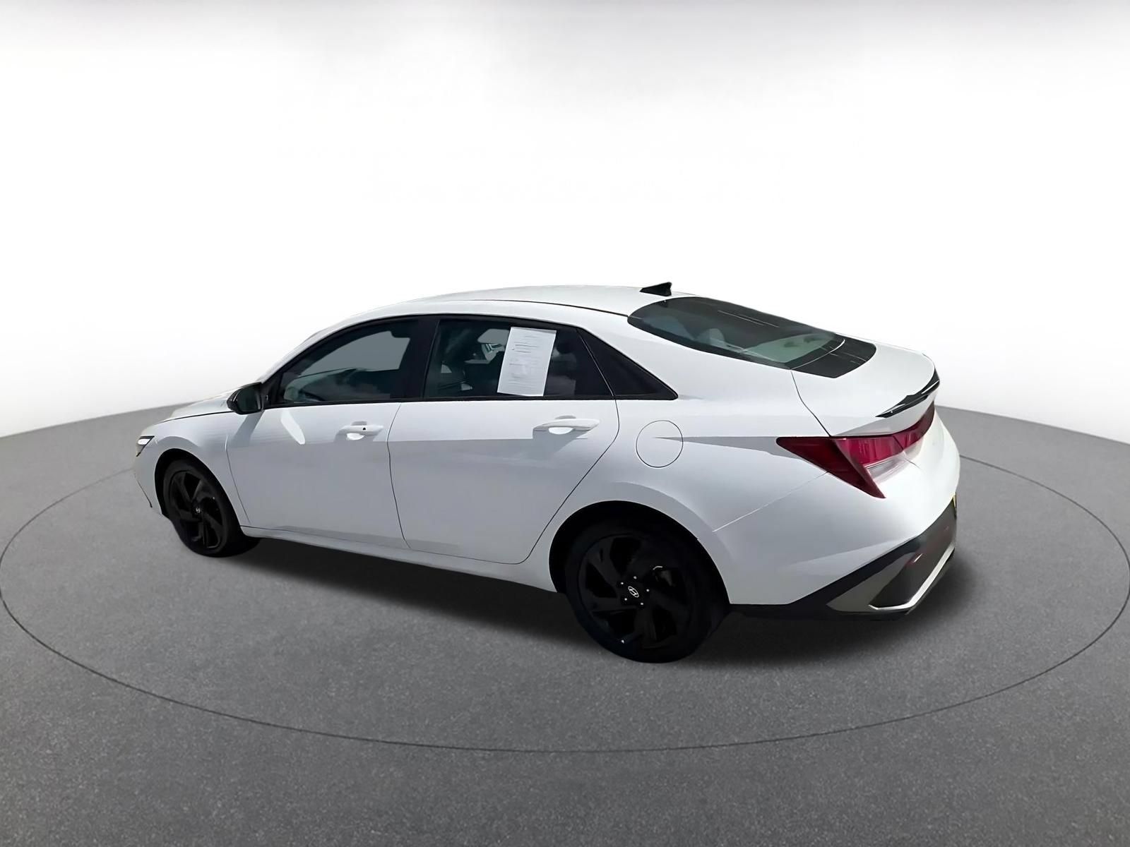 Used 2026 Hyundai Elantra Sport FWD image 9