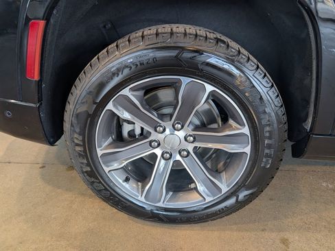 Used 2022 Jeep Grand Wagoneer Series I image 9