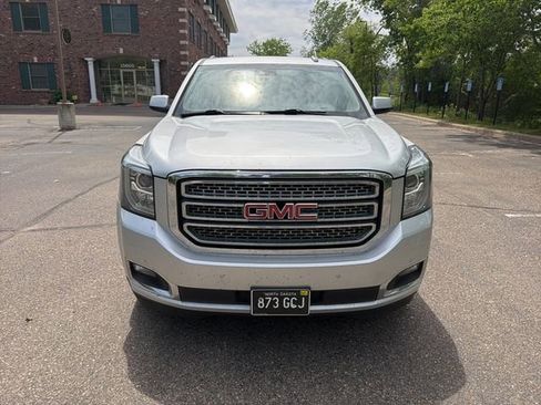Used 2019 GMC Yukon XL SLT w/ Open Road Package AWD/4WD image 3