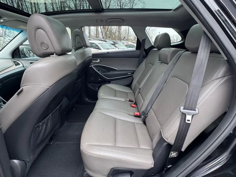 Used 2017 Hyundai Santa Fe AWD image 16
