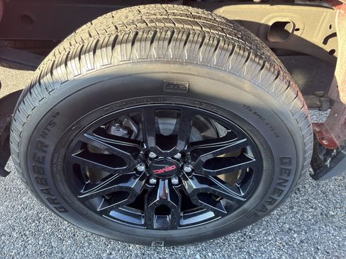 Used 2024 GMC Sierra 1500 Elevation image 24