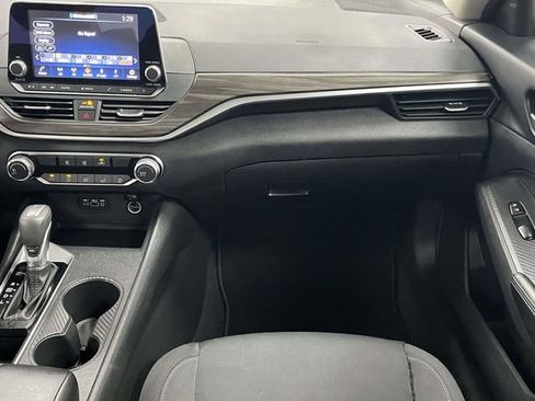 Used 2025 Nissan Altima 2.5 SV FWD image 20