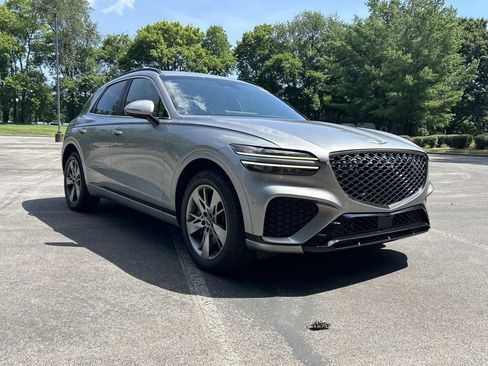 Used 2022 Genesis GV70 3.5T Sport w/ Sport Advanced Package AWD/4WD image 3