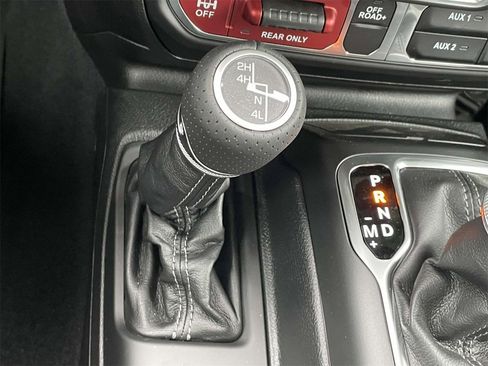 New 2025 Jeep Gladiator Mojave w/ Convenience Group image 21