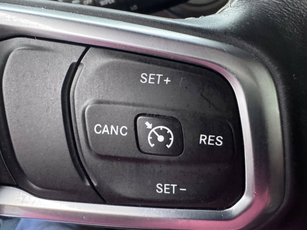 Used 2018 Jeep Wrangler Unlimited Sahara w/ Cold Weather Group AWD/4WD image 18