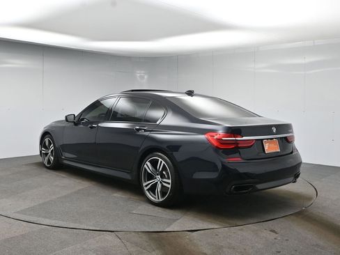 Used 2019 BMW 750i image 3