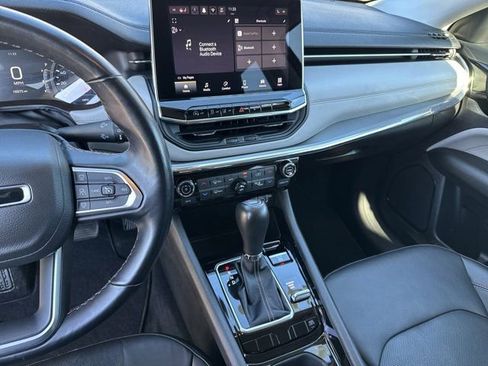 Used 2022 Jeep Compass Limited image 35